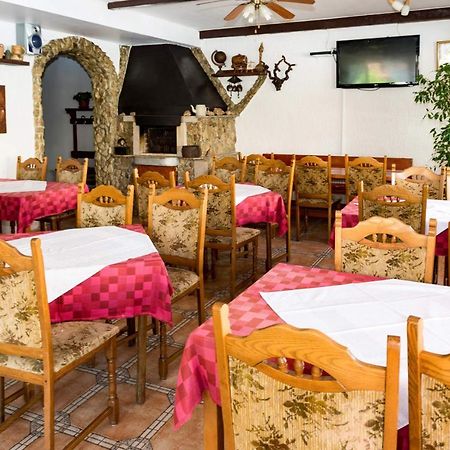Bed And Breakfast Taverna Miskovic 帕格 外观 照片