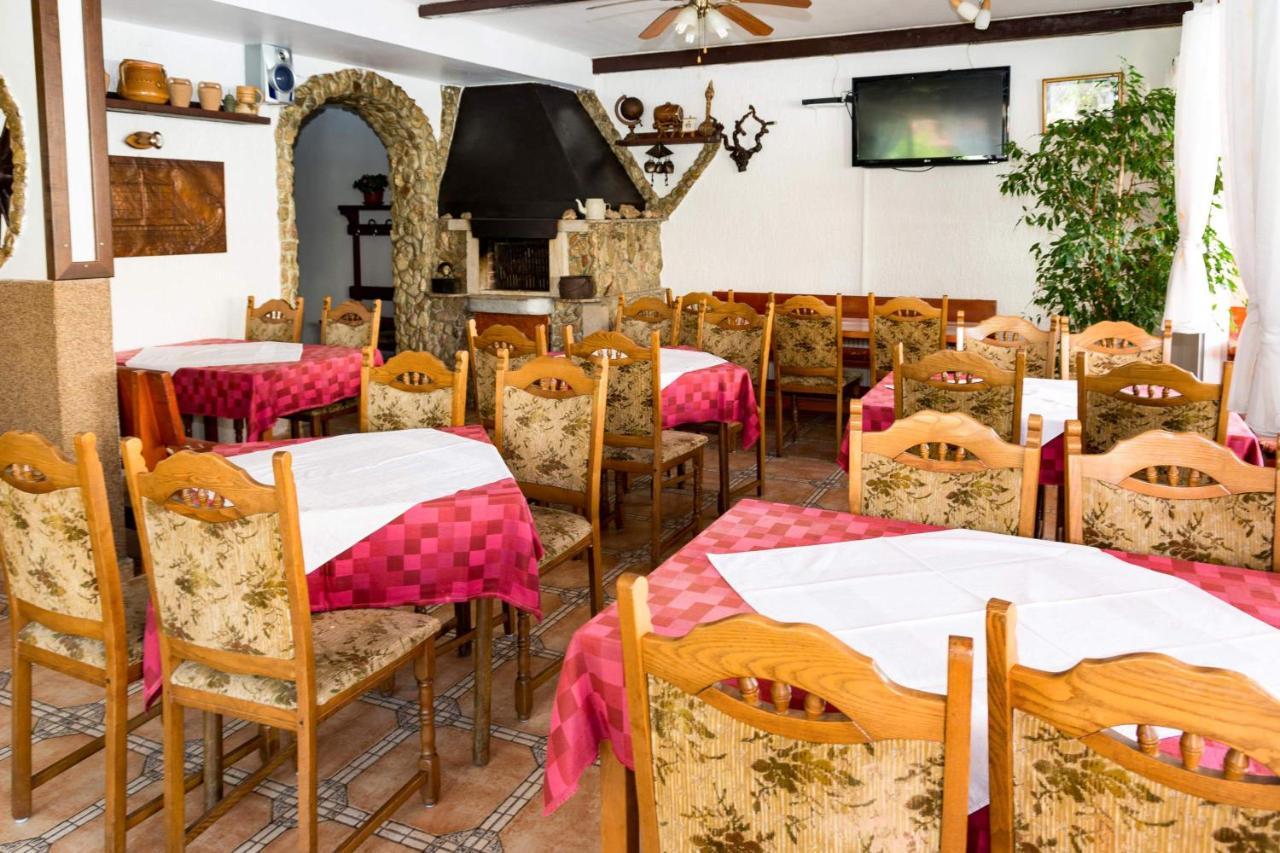 Bed And Breakfast Taverna Miskovic 帕格 外观 照片